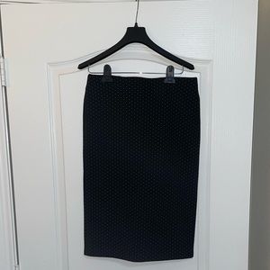 🔘LOFT Black/White Dot Pull On Pencil Skirt 🔘